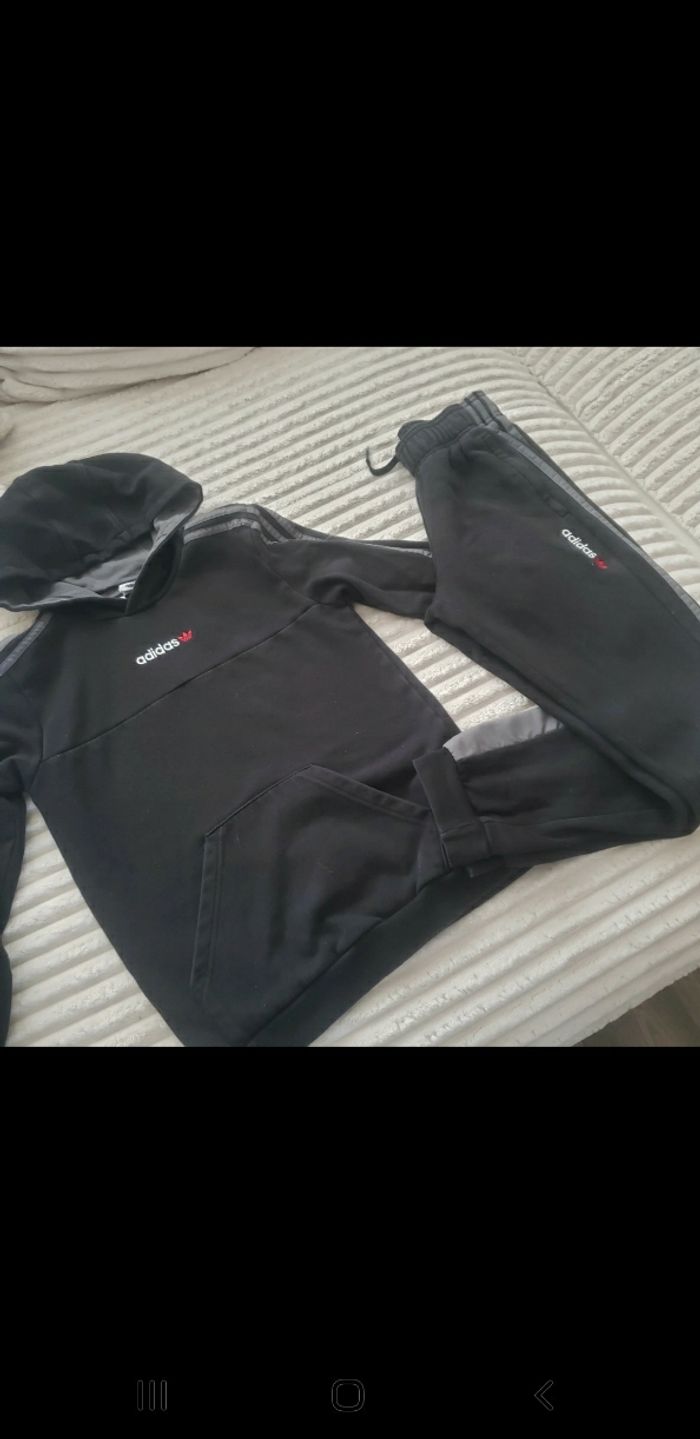 Ensemble adidas
