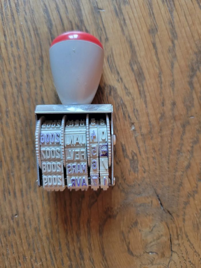 Tampon encreur date - photo numéro 2