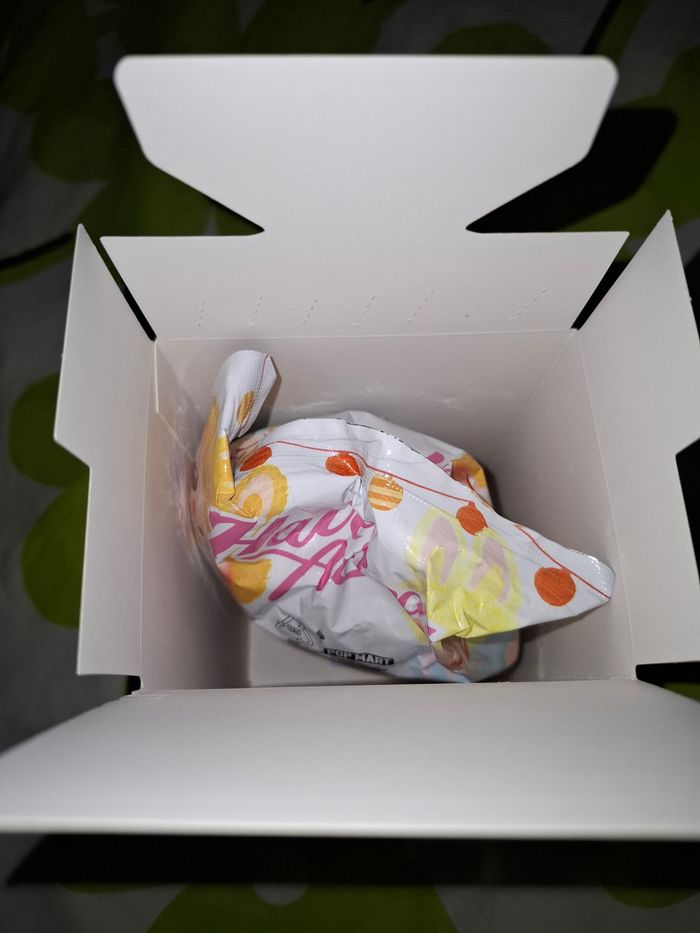 Labubu have aseat - photo numéro 2