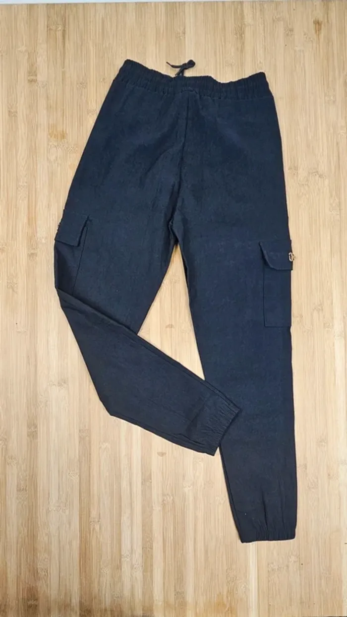 Pantalon noir T: 32/34 - photo numéro 3