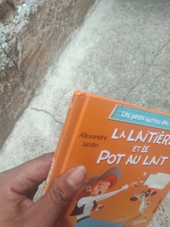 Livre la Laitière et le pot au lait - photo numéro 5