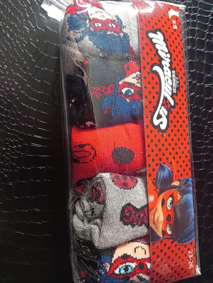 Lot de 5 paires de chaussettes MIRACULOUS taille 23 / 26 - photo numéro 3
