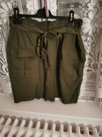 Jupe longueur genou 2 poches taille  élastique et ceinture