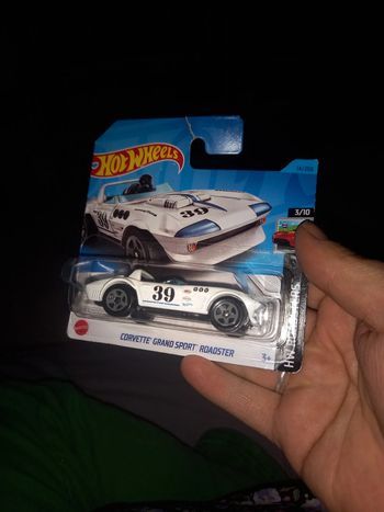 Voiture hot wheels corvette grand sport