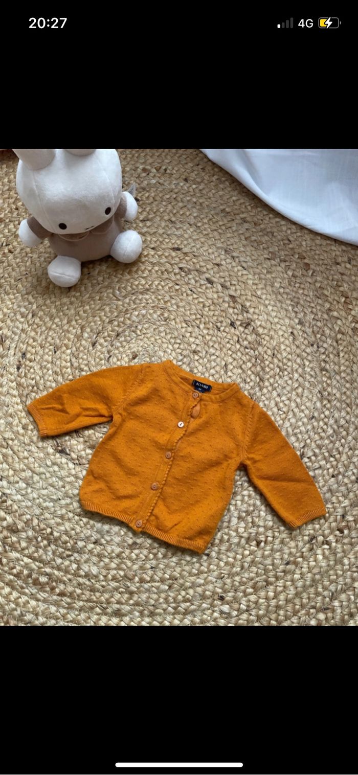 Lot gilets 1 mois - photo numéro 4