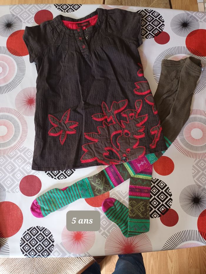 Robe et collant Taille 5 ans