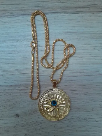 Collier pendentif Egyptien, oeil d'Horus, couleur doré, oeil de protection
