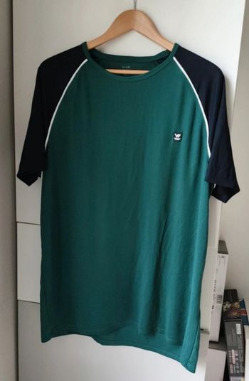 T-shirt Kiabi bicolore vert et noir – Style Sport/Raglan – Taille XXL