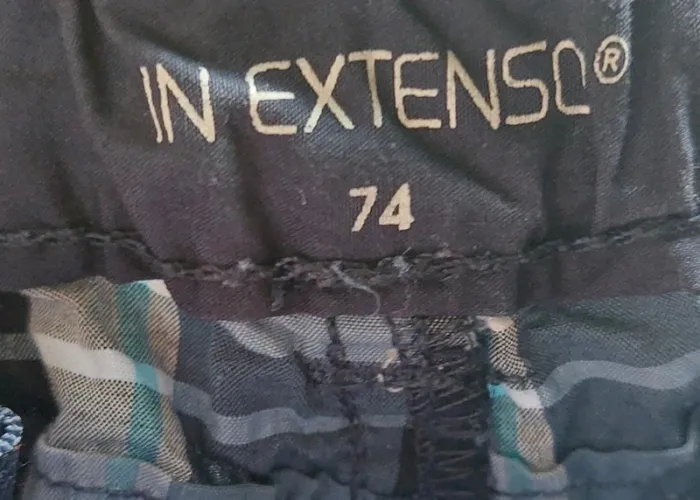 Short beu marine et blanc, Inextenso, en très bon état, taille 9 mois - photo numéro 3