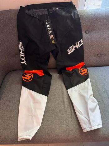 Pantalon SHOT mx ou MTB (bikepark) neuf avec étiquettes taille L (34US)