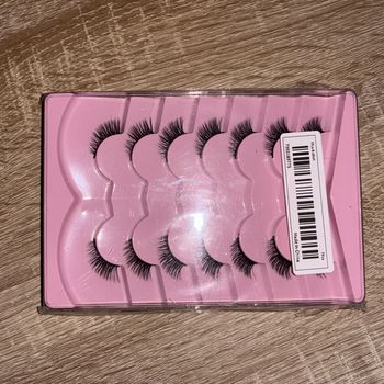 Faux cils à colles