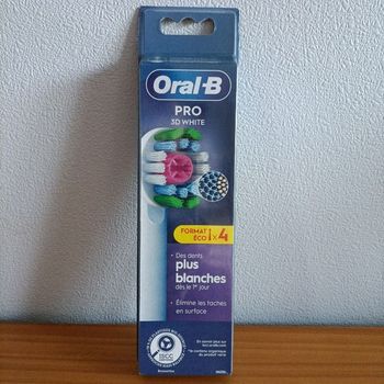 Blister contenant 4 brossettes Oral-B