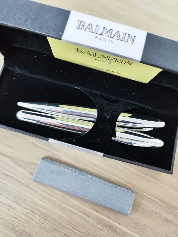 Lot de 2 Stylo bille Balmain, encre à changer, bon état - photo numéro 2