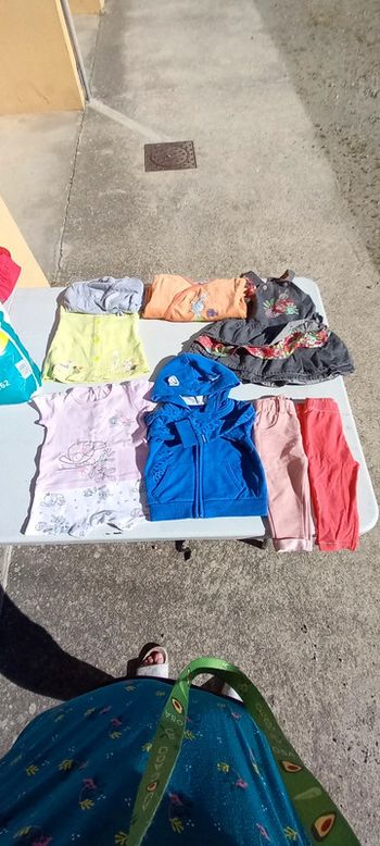 Lot 9 mois lire description