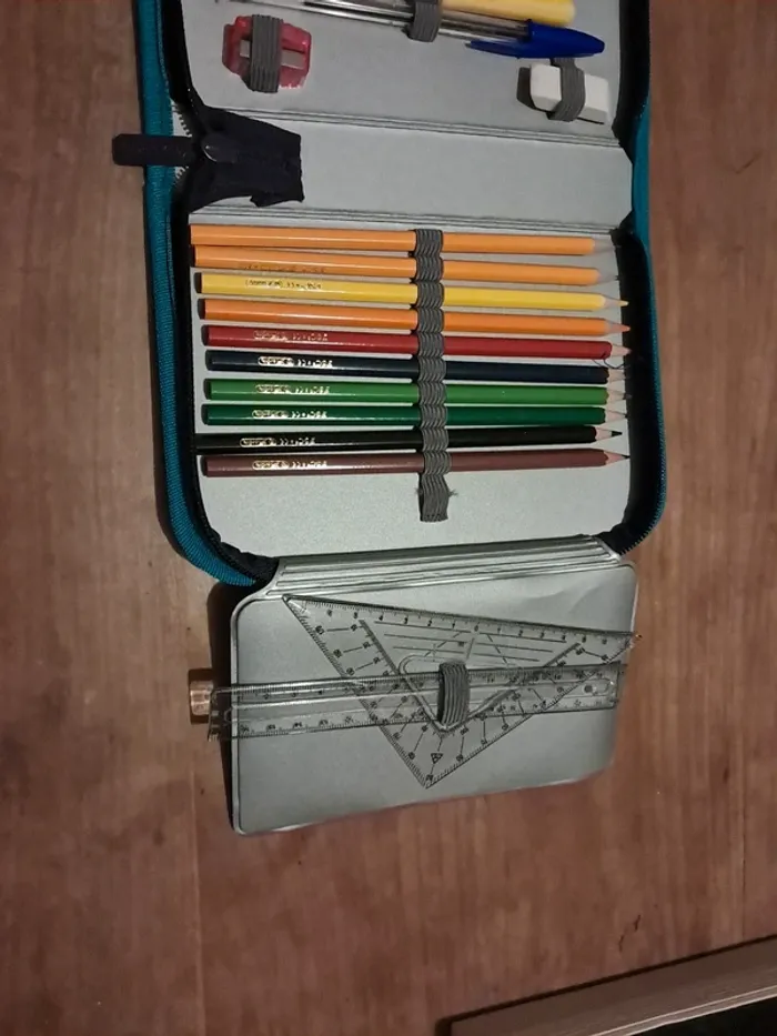 Trousse dauphin avec nécessaire de dessin - photo numéro 5