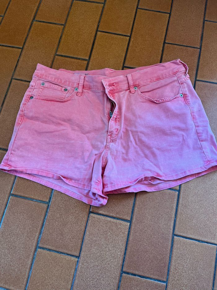 Short  femme gap rouge passé