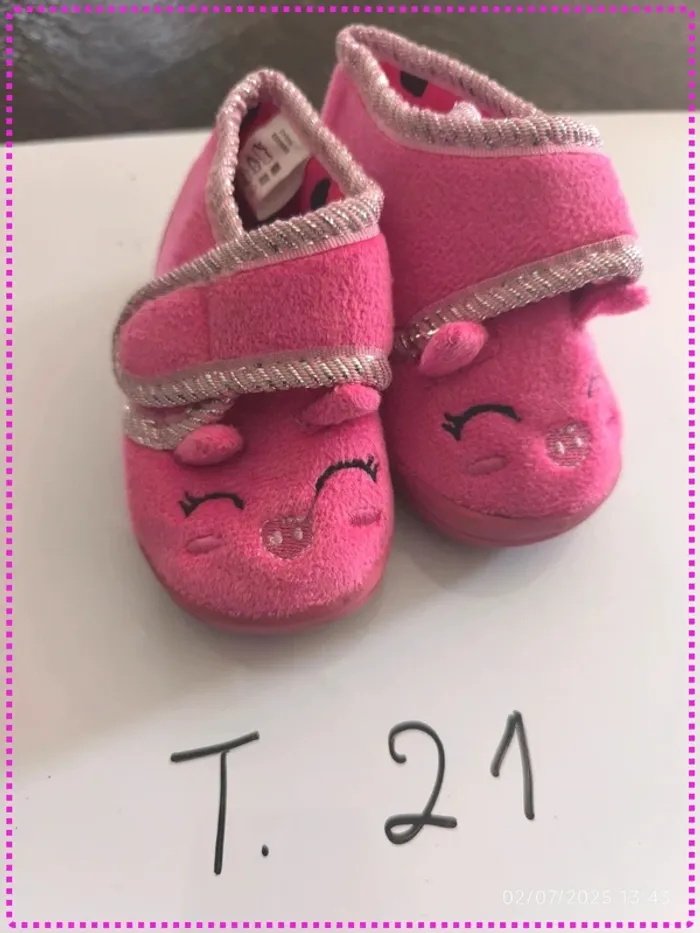 2 paires de chaussons roses foncé (21) - photo numéro 2