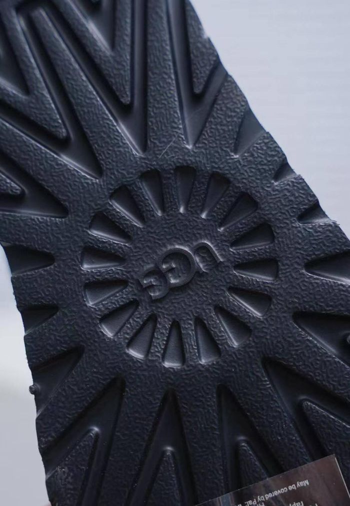 Bottes Ugg Mini taille 38 - photo numéro 4