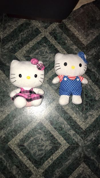 petites peluches hello kitty