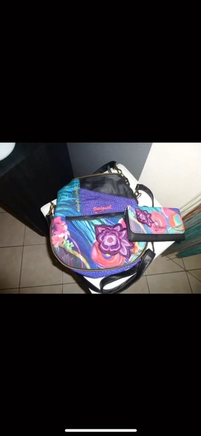 sac berlinda multicolore Desigual fleur + compagnon comme neuf - photo numéro 2
