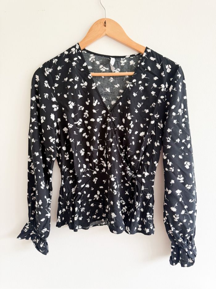 Blouse manches longues noir à motifs fleuri blanc amisu taille 38 M