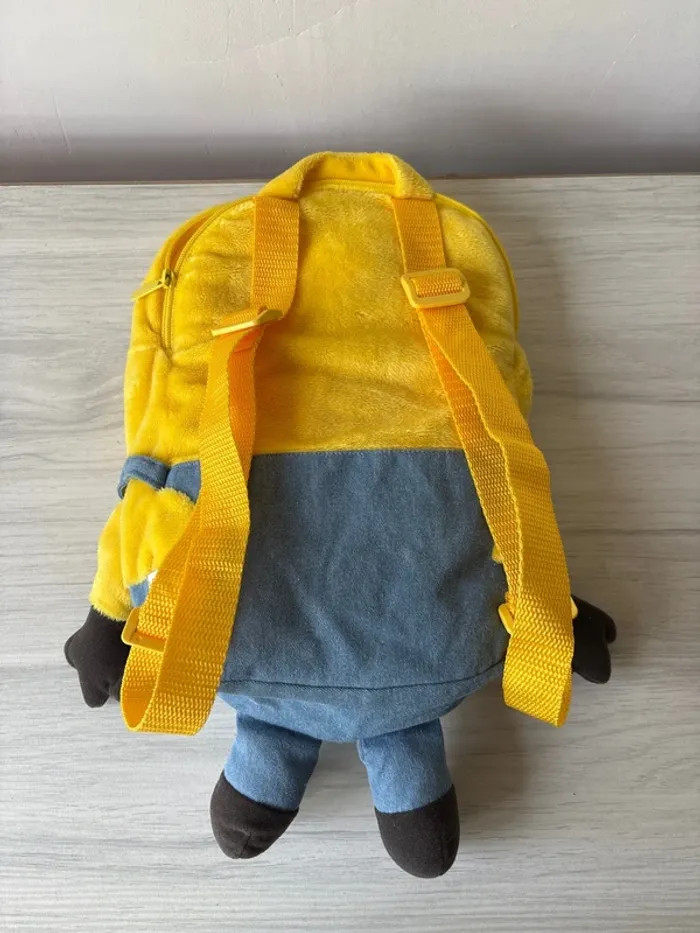 Sac à dos peluche minion - photo numéro 2