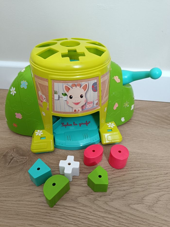 Boîte a forme/ encastrement Sophie la girafe
