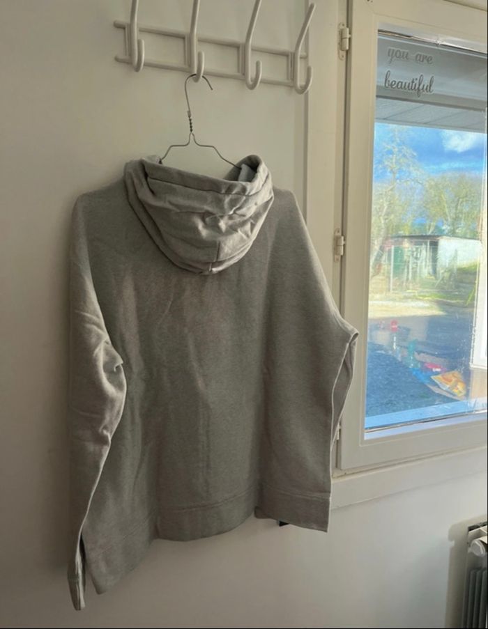 sweat - photo numéro 3