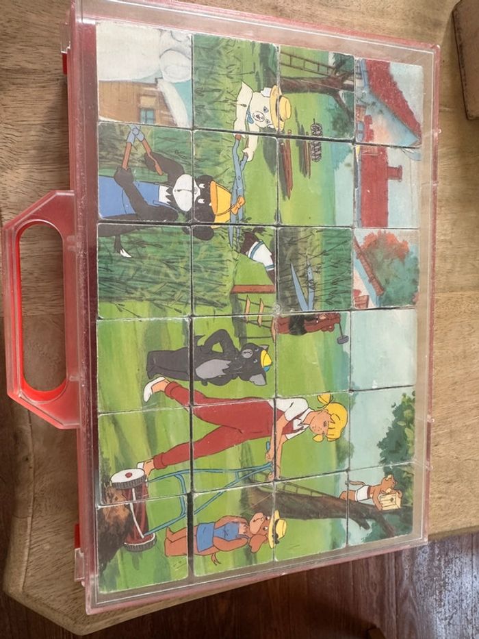 Dujardin valise valisette coffret rouge de 24 cubes Caroline et ses amis Pierre Probst France Jouets