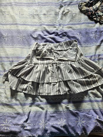 Jupe blanche et grise sans marque