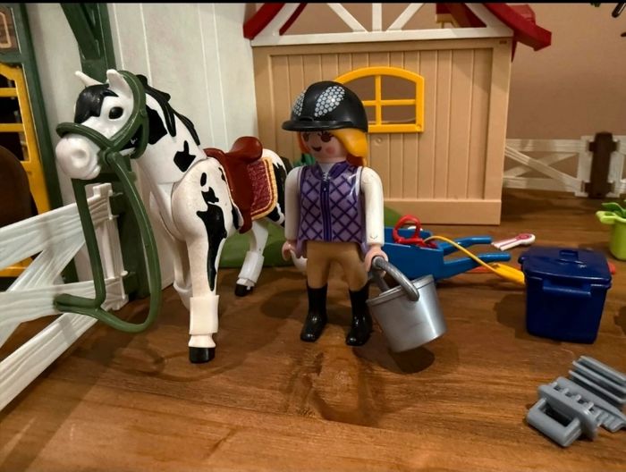 Playmobil set 6926 Riding Stables Club d'équitation
- photo numéro 4