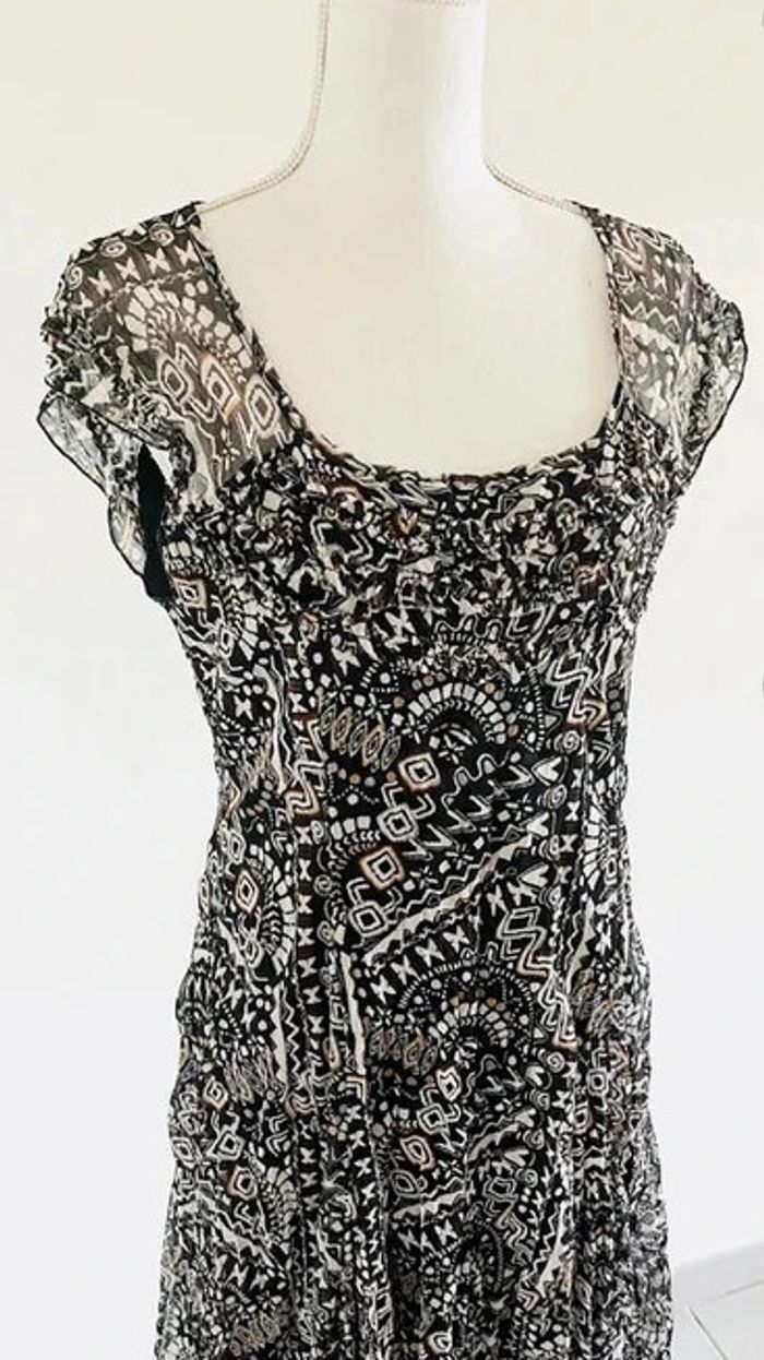 Robe blanche et noir - photo numéro 4