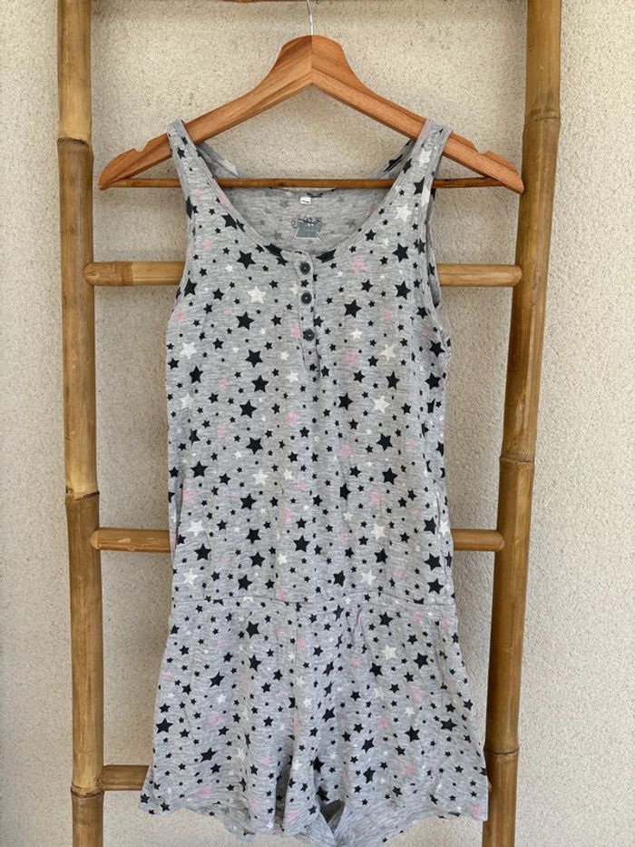 combi short avec motif étoiles