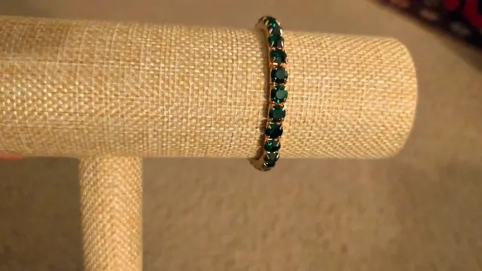 Bracelet doré cristaux verts foncés, femme, élastique - photo numéro 2