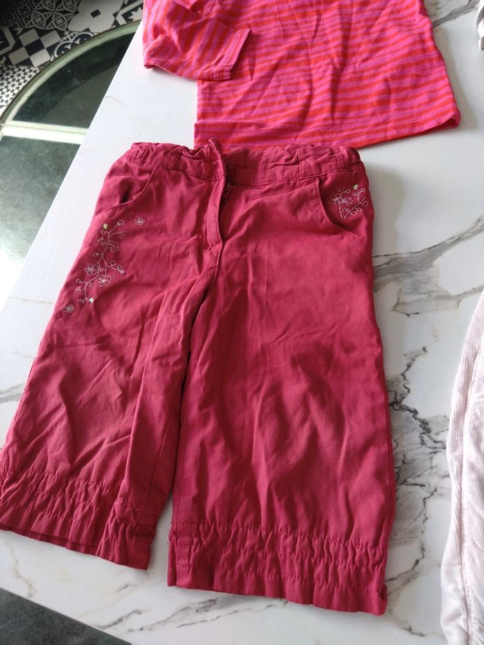 Lot pantalon t shirt bébé fille 12 mois - photo numéro 3