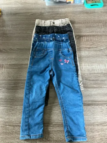 Lot 4 pantalons enfants