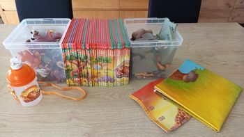 Livres + figurines Les animaux de la savane/ de la forêt