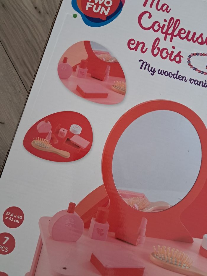 Coiffeuse + maquillage. En bois. Neuf - photo numéro 4