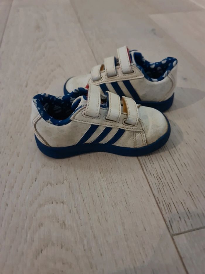 Baskets Adidas Winnie pointure 23 - photo numéro 5