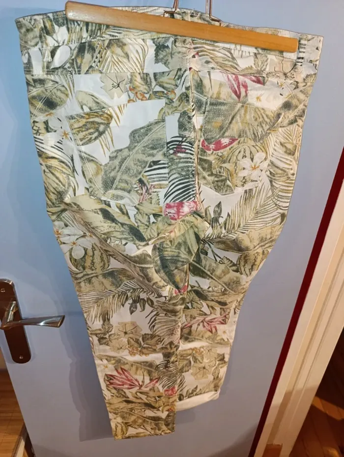 Sublime jean imprimé floral taille 46 en très bon état - photo numéro 8