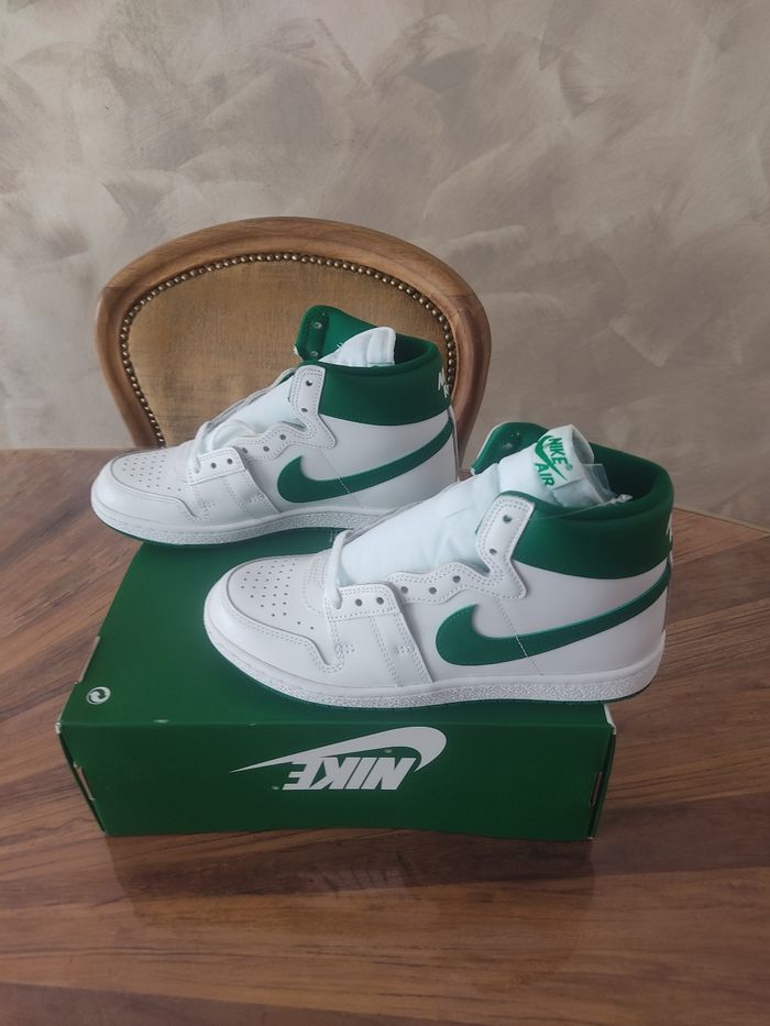 Baskets Nike air Jordan ship T 40