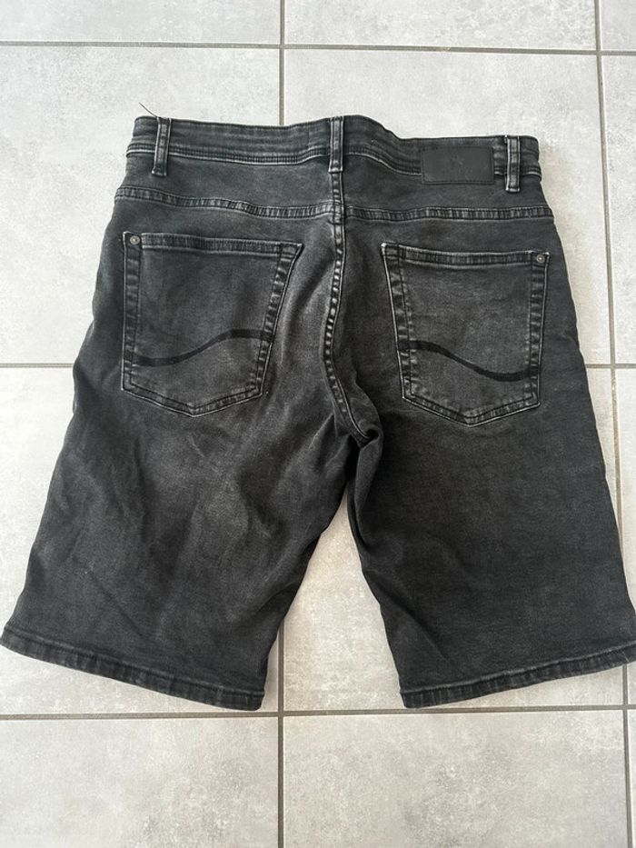 Short en jean noir – Celio – Taille 38 – Très bon état - photo numéro 4