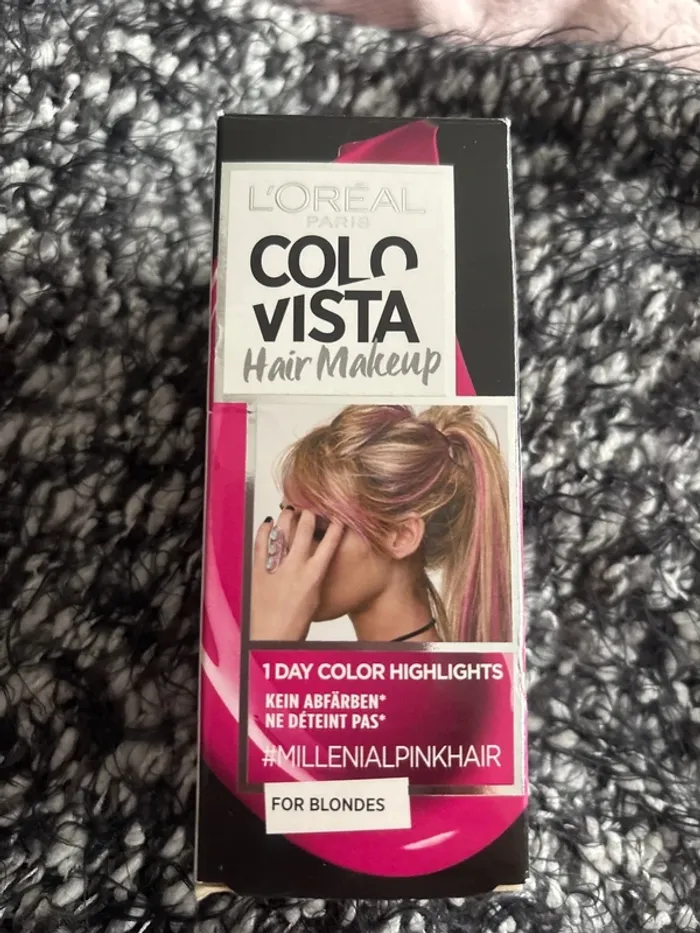 Maquillage couleur rose cheveux neuf