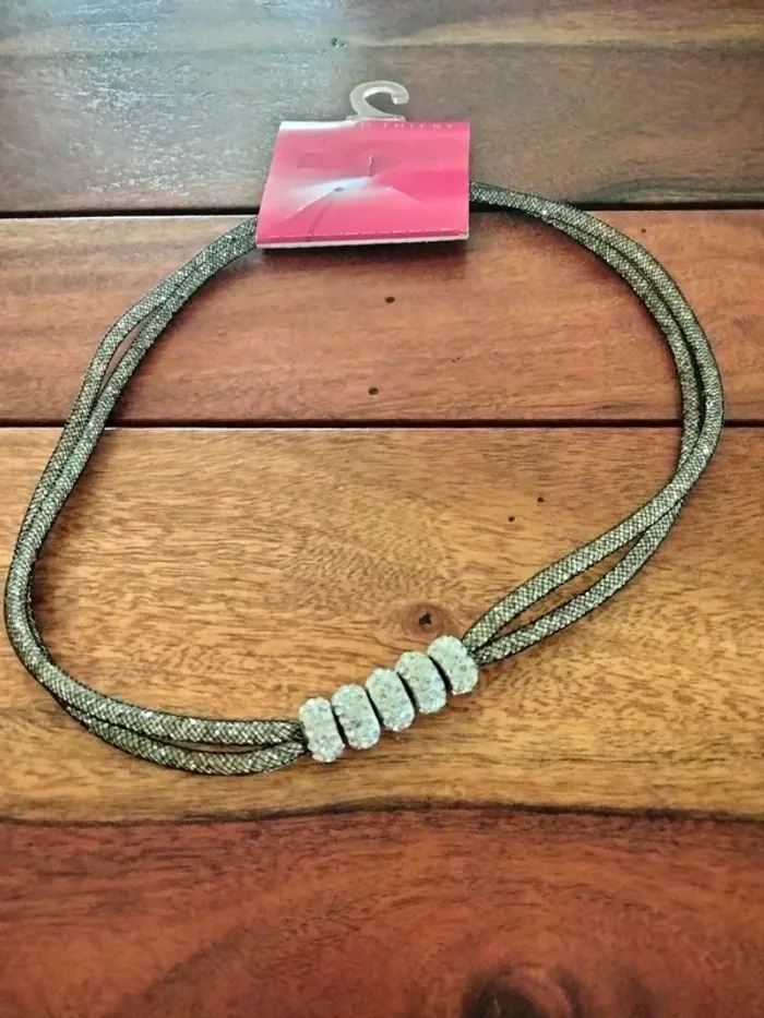 Collier neuf Armand Thiery