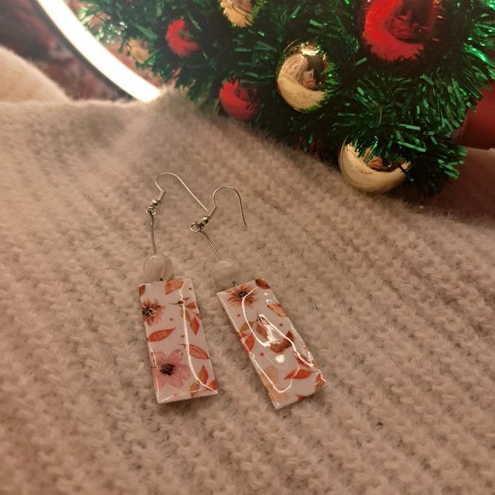 Boucles d'oreilles pendante rectangulaire orange et blanche - photo numéro 7