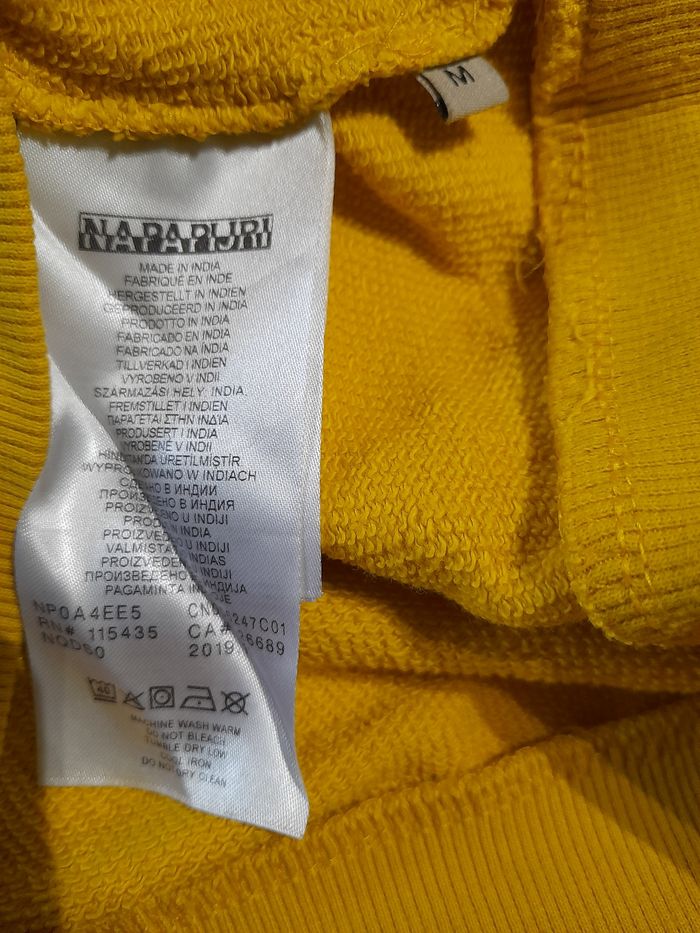 Sweat Napapijri taille M  Couleur moutarde état neuf - photo numéro 4