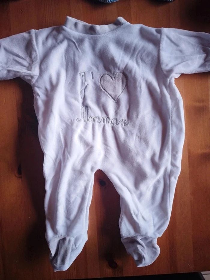 Pyjama blanc j'aime maman taille 1 mois