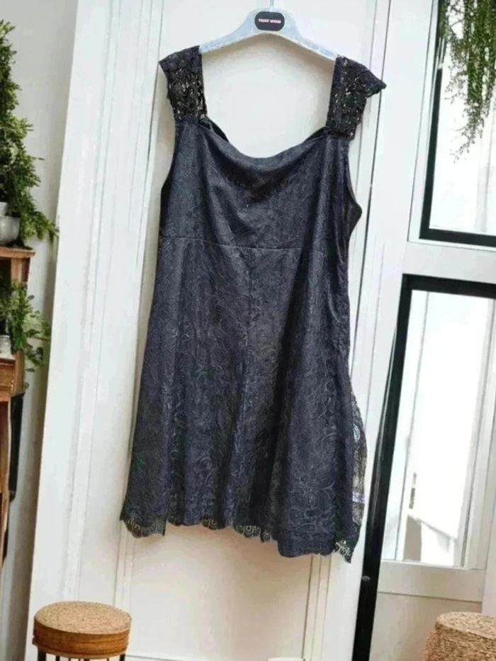 Robe noir a large bretelles 🌹5XL/50🌹 - photo numéro 2
