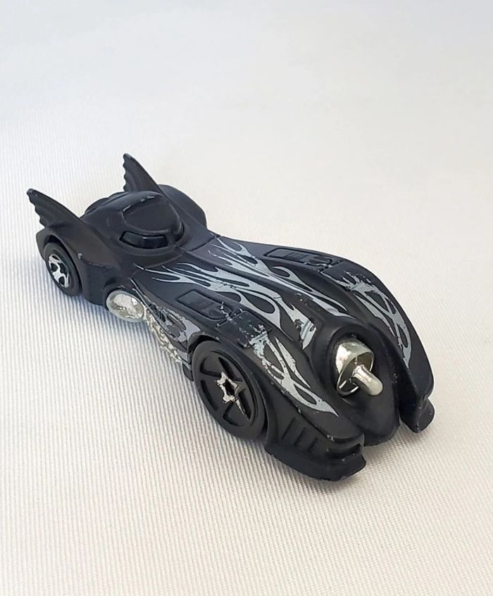 Hot Wheels Batmobile Hartnoze