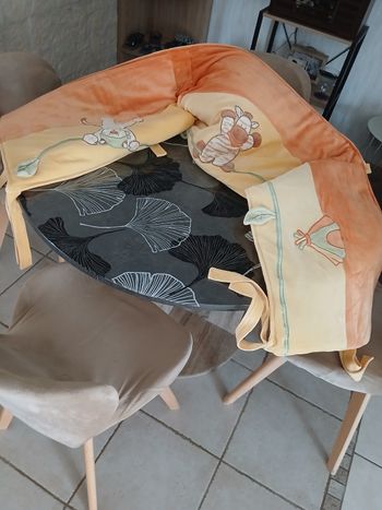 Contour de lit avec sa couette 